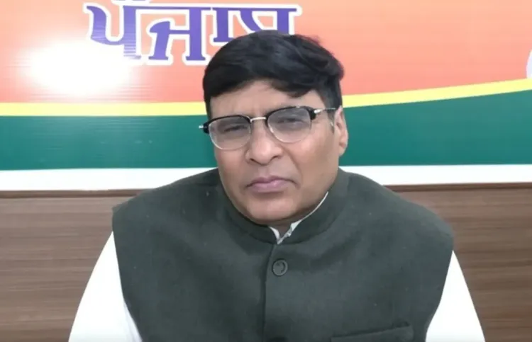 क्या पंजाब में भाजपा नेताओं ने चुनाव आयोग से मिलकर आप और कांग्रेस पर गंभीर आरोप लगाए?