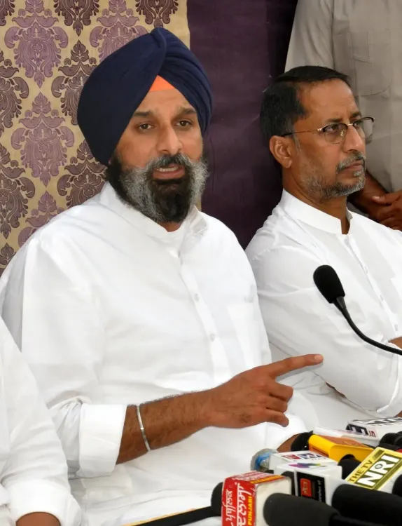 पंजाब माइनिंग माफिया पर मजीठिया का हमला: AAP नेताओं पर ₹2,000 करोड़ के खनन घोटाले का आरोप
