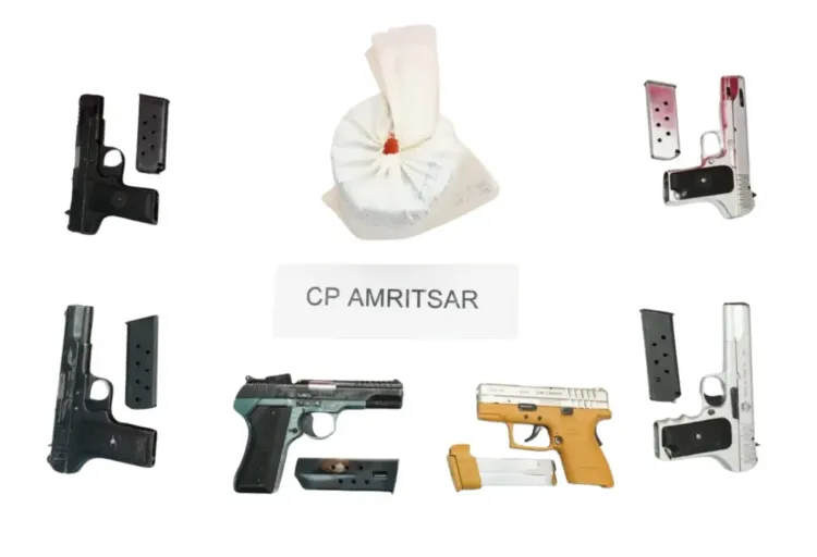 क्या पंजाब ने पाकिस्तान से जुड़े हथियार-ड्रग्स नेटवर्क का भंडाफोड़ किया? 5 गिरफ्तार; 6 पिस्तौल और 1.1 किलो हेरोइन जब्त