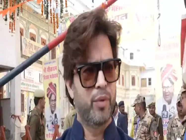 क्या पहले और आज की अयोध्या में बहुत अंतर है? ध्वजारोहण पर रामलला के वस्त्र बनाने वाले डिजाइनर मनीष त्रिपाठी हुए भावुक