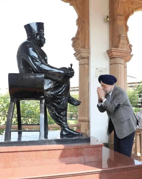 Puri pays homage to RSS Founder Hedgewar on Punyatithi