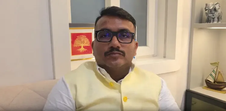 भाजपा पूर्व पार्षद विश्वजीत त्रिपाठी सपा में शामिल, बोले— 'भाजपा हाईजैक हो चुकी है, ब्राह्मण बनाएंगे अखिलेश की सरकार'