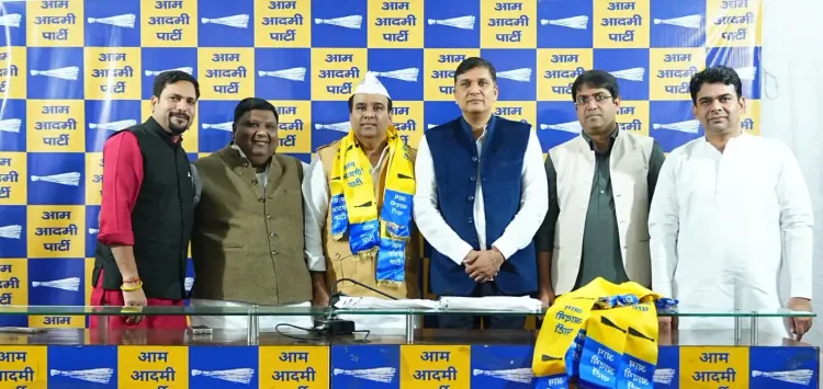 क्या पूर्व मंत्री आसिम अहमद खान ने कांग्रेस छोड़कर आम आदमी पार्टी में शामिल हो गए?