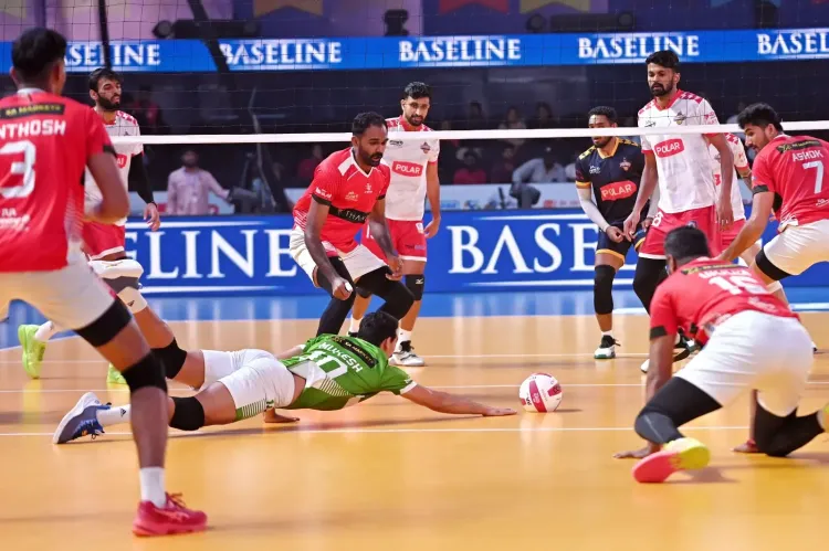 Can Calicut Heroes Secure Their First Win of the Season Against Kolkata Thunderbolts?