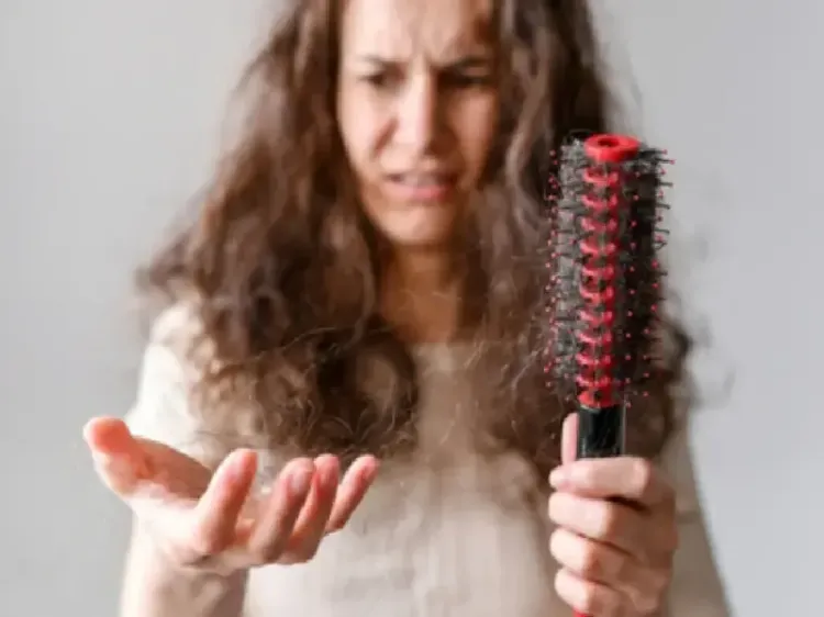 गर्मियों में बालों की मजबूती के लिए प्याज और आंवला का अनोखा मिश्रण