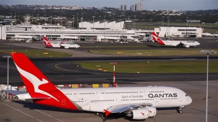 What Caused the Qantas Flight to South Africa to Turn Back to Sydney?