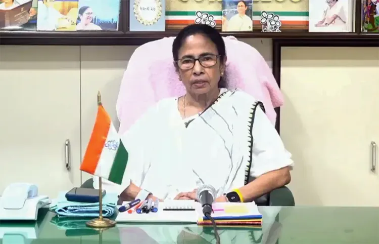 Mamata Banerjee to TMC fence-sitters: Quit before July 21 or stay loyal