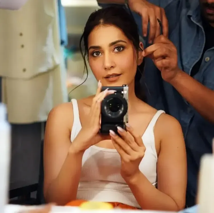 What Quirky Triangle Love Did Raashii Khanna Reveal on the Sets of ‘Telusu Kada’?