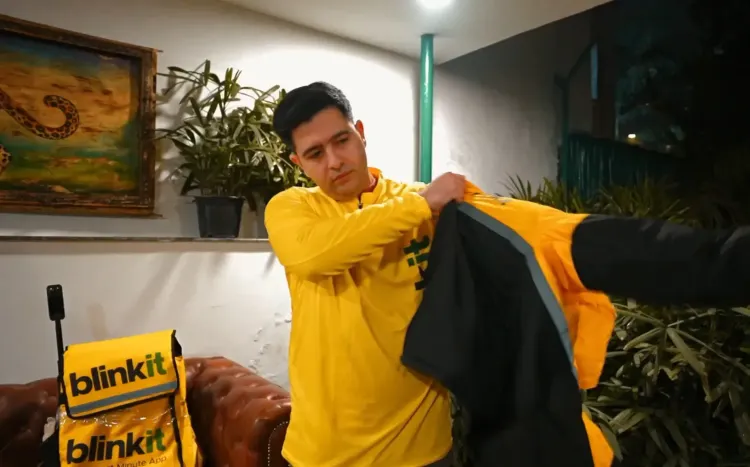 क्या राघव चड्ढा एक दिन के लिए ब्लिंकिट डिलीवरी बॉय बने?