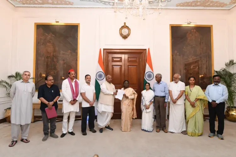 Rahul Gandhi meets President over 'Vote Chori', seeks CEC's resignation