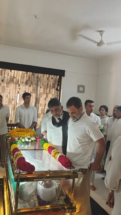 Rahul Gandhi pays last respects to AICC Secretary Suraj Hegde in Bengaluru
