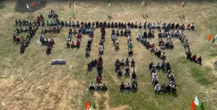 Did Prisoners at Shyalwas Jail Form a Human Chain to Celebrate ‘Vande Mataram’?