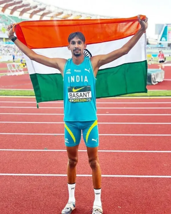 Rajnath Singh hails Basant, Shahnavaz for World Athletics medals