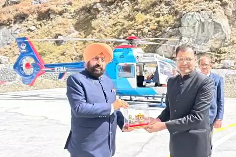 क्या राज्यपाल गुरमीत सिंह ने बद्रीनाथ धाम में पूजा-अर्चना कर राज्य और देश की सुख-समृद्धि की कामना की?