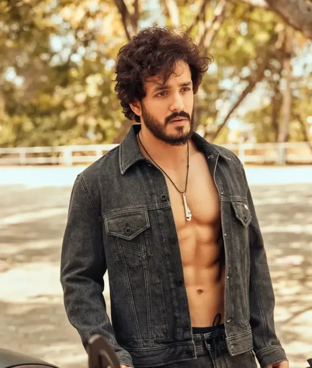 Ram Gopal Varma calls Akhil Akkineni best actor in Akkineni family after Lenin