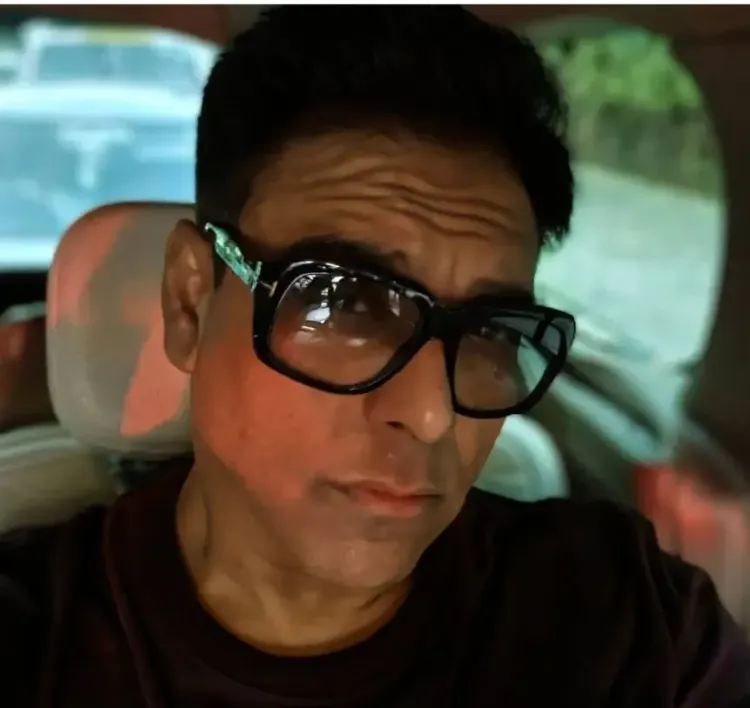 Ram Kapoor flaunts sharper jawline; fans urge him not to go too extreme