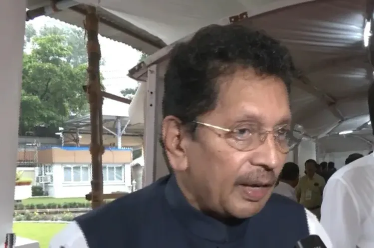 राम मंदिर विवाद पर केसरकर का पलटवार: 'विपक्ष राजनीति कर रहा, इसीलिए उनके अपने छोड़ रहे साथ'