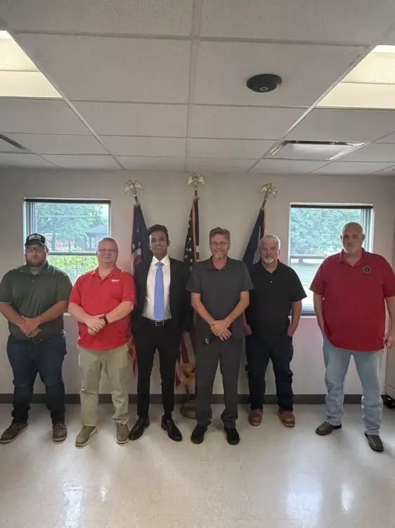 Ramaswamy Pitches Ohio Manufacturing Boom, Meets Trade Unions