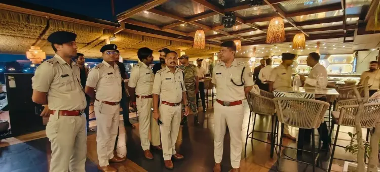 रांची के होटल और बार में पुलिस का छापा, 8 युवक व 6 युवतियाँ हिरासत में; सेक्स रैकेट की आशंका