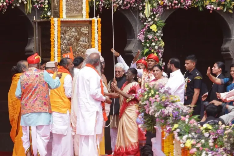सिंहस्थ महाकुंभ 2027 का शुभारंभ: राष्ट्रपति द्रौपदी मुर्मु ने नासिक-त्र्यंबकेश्वर में किया ध्वजारोहण