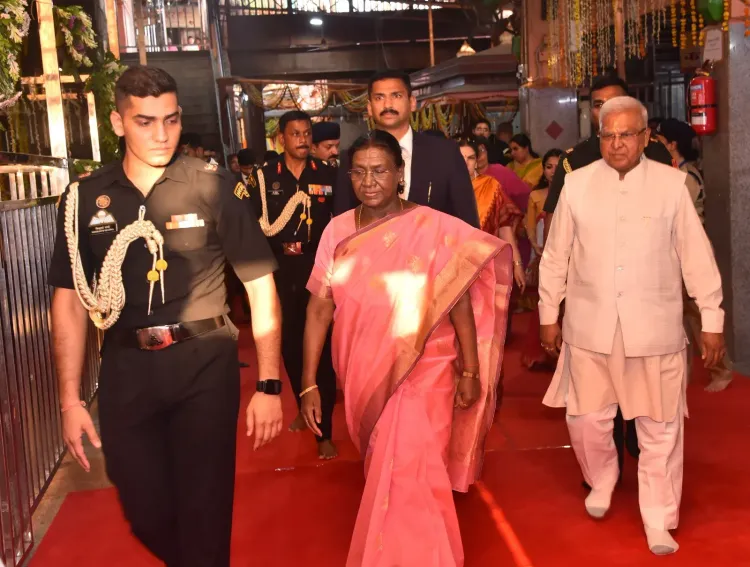 राष्ट्रपति द्रौपदी मुर्मु ने ओंकारेश्वर ज्योतिर्लिंग के किए दर्शन, देशवासियों की सुख-समृद्धि की माँगी कामना