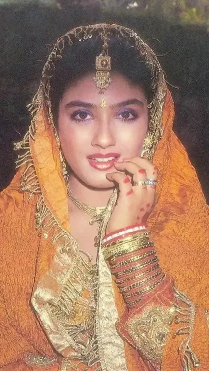 Raveena Tandon reveals how a prank united her and Karisma on 'Andaz Apna Apna' set