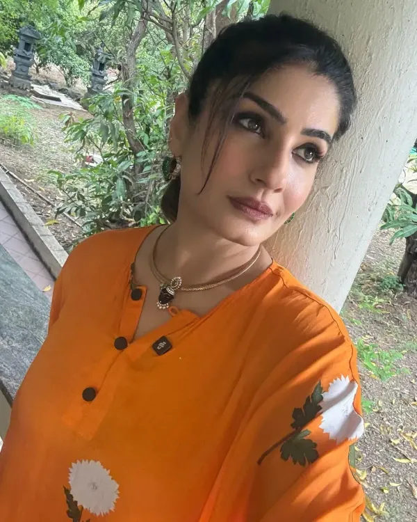 How Are Raveena Tandon, Vijay, Sonu Sood & Others Mourning the Delhi Blast Victims?