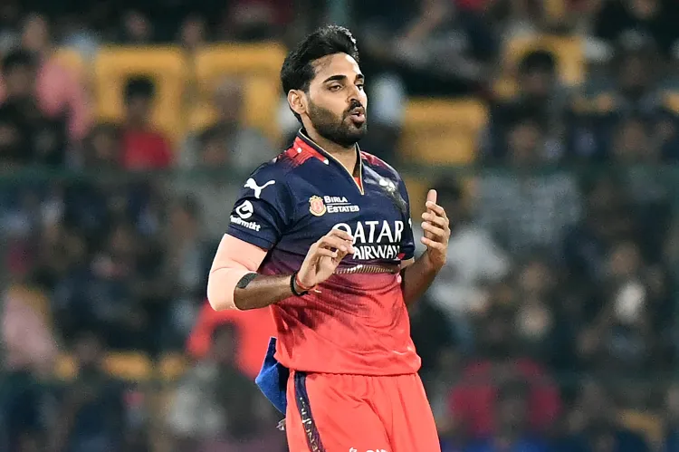 आरसीबी और एसआरएच के बीच मुकाबलों में सर्वाधिक विकेट लेने वाले 3 गेंदबाज