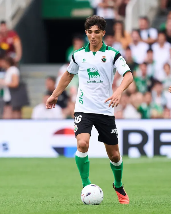 Real Madrid sign Sergio Martinez, 19, from Racing Santander for €3m