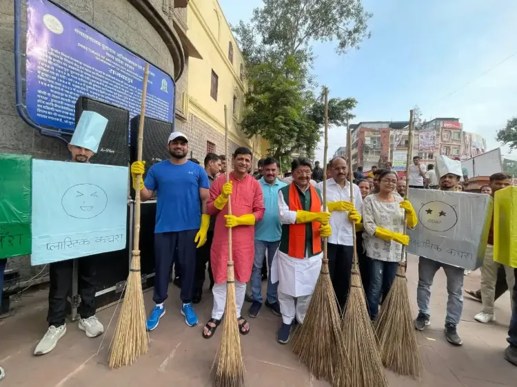 How Do Indore Residents Step Up When Sanitation Workers Go on Holiday?