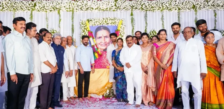 Revanth Reddy attends 10th-day rites for Mahender Reddy's mother
