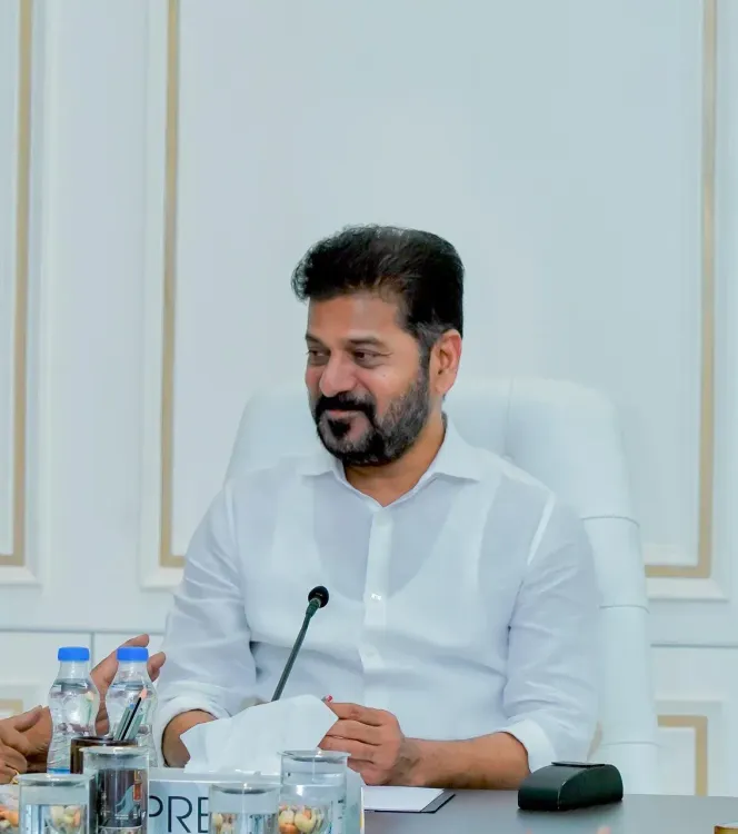 Revanth Reddy meets CPI delegation on wages, farm procurement
