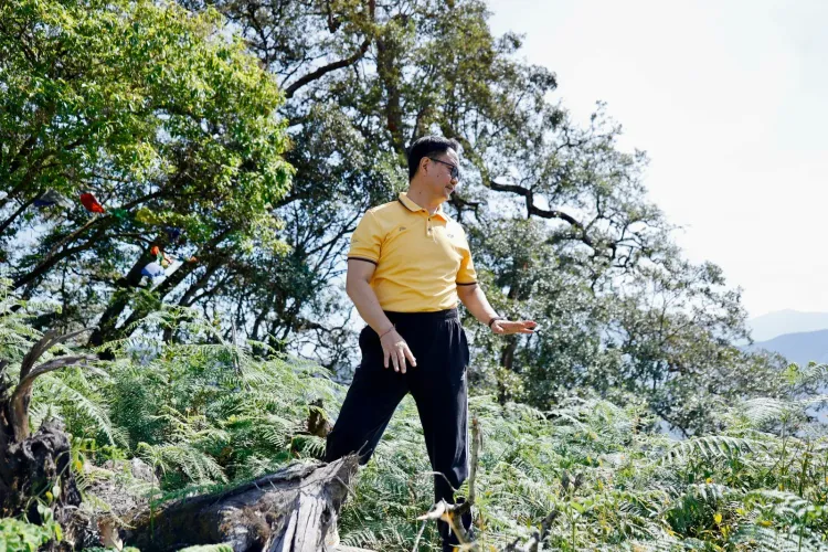 Rijiju treks to Nakhu village, previews Himalayan heritage centre