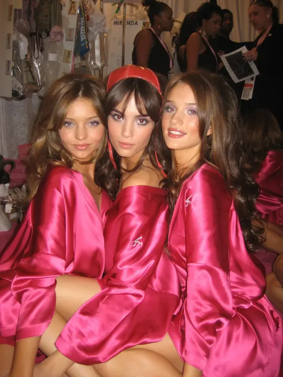 Rosie Huntington-Whiteley returns to Victoria's Secret runway 20 years on