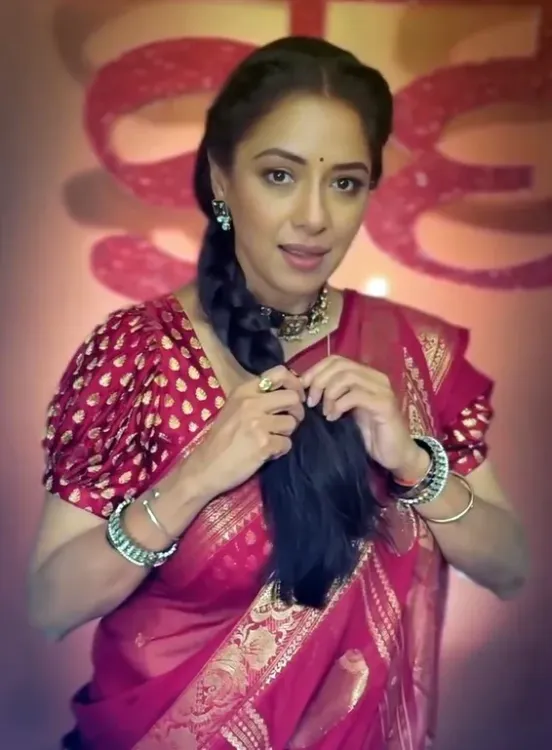 Is Retro Truly Eternal? Rupali Ganguly Joins the 'Tadpaoge Tadpa Lo' Trend