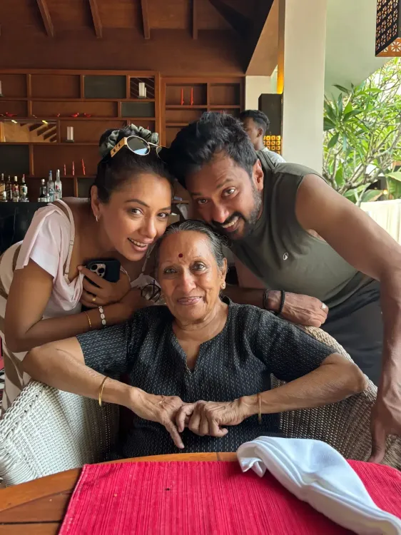 Rupali Ganguly wishes brother Vijay on birthday: 'Mummy Papa ka honhaar bachcha'