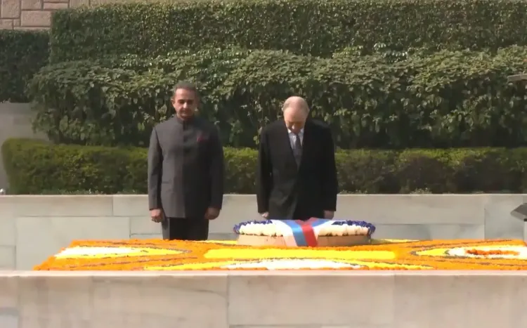 Did Russian President Vladimir Putin Honor Mahatma Gandhi at Rajghat?