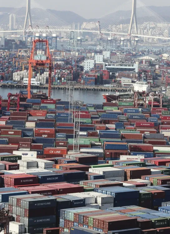 South Korea industrial output falls 0.6% in April as Middle East war hits oil, autos