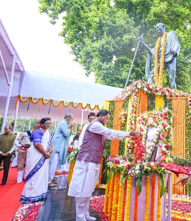 Gandhi Jayanti 2026: Odisha CM Majhi pays tribute, invokes Shastri's legacy