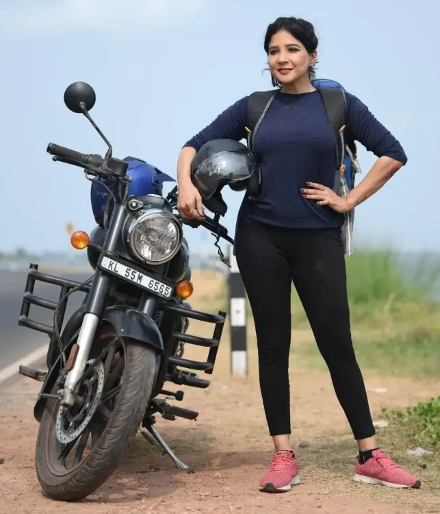 Sakshi Agarwal Discusses Stunts in Besty: A True Test of Strength