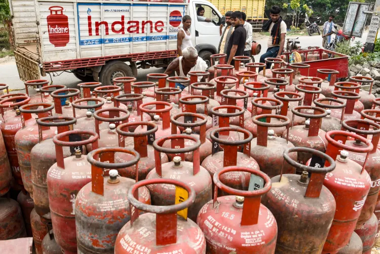 5 kg LPG Cylinder Sales Reach 14.3 Lakh; PNG Connections Hit 4.4 Lakh