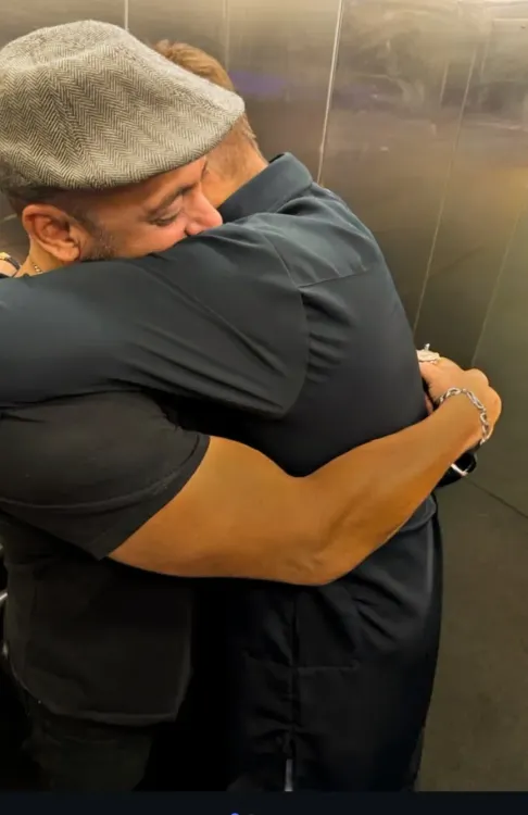 Salman Khan reunites with 'bada bhai' Sanjay Dutt in emotional post