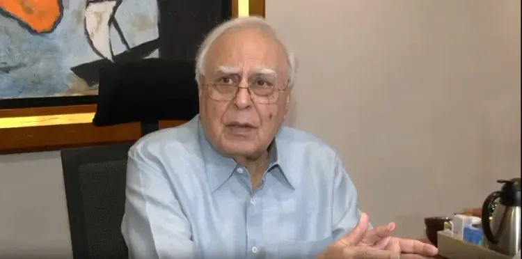 जंतर-मंतर पर धारा 163: कपिल सिब्बल बोले — खतरा समाज को नहीं, शासन को है