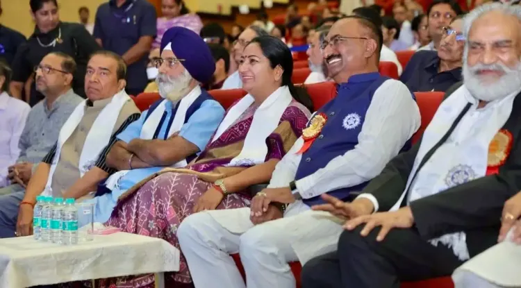 क्या पीएम मोदी की 'मन की बात' समाज को प्रेरित करती है? - रेखा गुप्ता