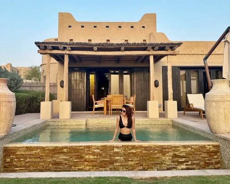Is Samantha Reaching for the Stars in Her Desert Getaway?