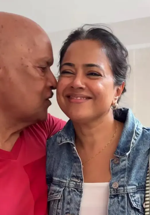 Sameera Reddy Shares Touching Farewell with Her 92-Year-Old Father, Emphasizing Family Bonds at 47