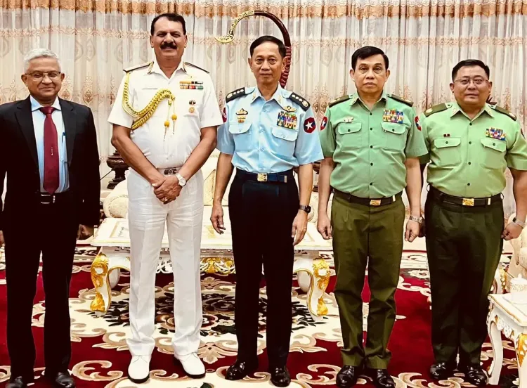 एडमिरल दिनेश त्रिपाठी की म्यांमार यात्रा: बंगाल की खाड़ी में समुद्री सहयोग और भविष्य के युद्ध पर मंथन
