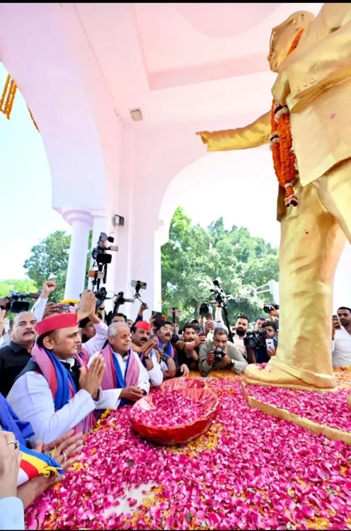 संविधान की रक्षा: अखिलेश यादव का संकल्प और राजनीतिक दृष्टिकोण