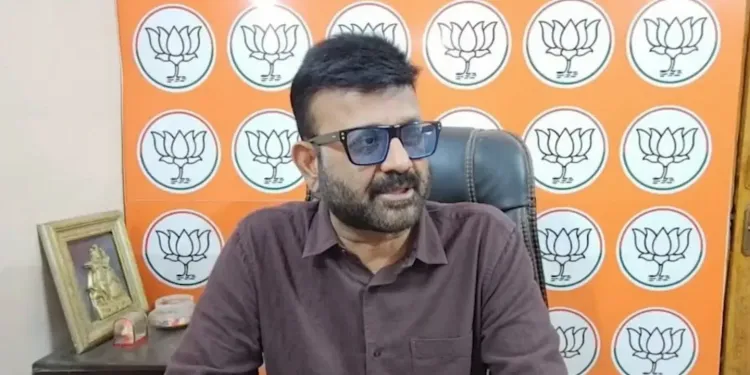 सना मलिक के 'पाकिस्तान प्रेम' पर BJP नेता प्रतुल शाहदेव का तीखा हमला, UCC और शरद पवार पर भी बोले