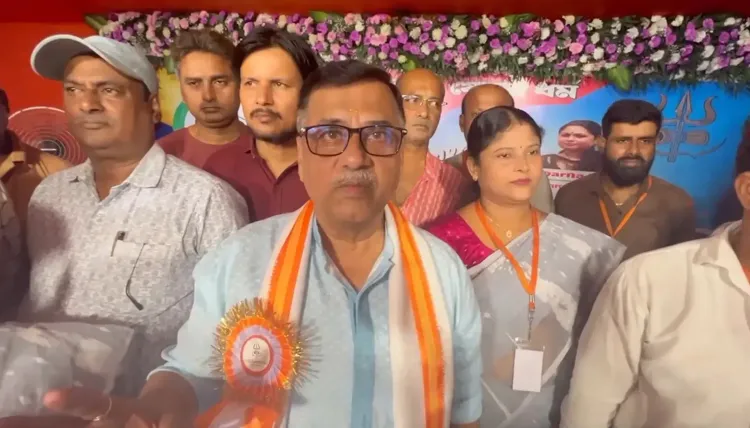 पश्चिम बंगाल में 12,500 अतिरिक्त दुर्गा पूजाएँ: मंत्री भास्कर भट्टाचार्य का दावा